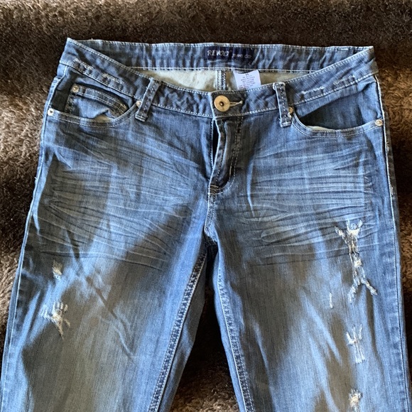 Revolt junior cut jeans size 11 - Picture 2 of 7